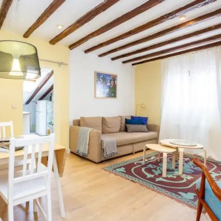 Rent this 2 bed apartment on Madrid in The B-52s, Calle del Barco