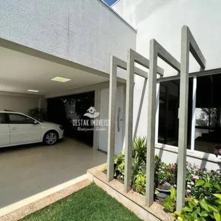 Buy this 3 bed house on Rua Manoel Pacheco Neto in Shopping Park, Uberlândia - MG