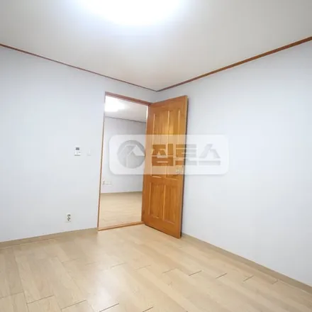Rent this 2 bed apartment on 서울특별시 강남구 논현동 242-38