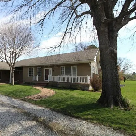 Buy this 3 bed house on 14th Avenue in Holdrege, NE 68949