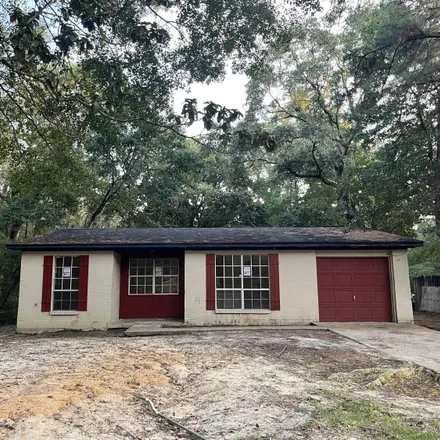 Rent this 3 bed house on 1925 Carol Drive in Gautier, MS 39553
