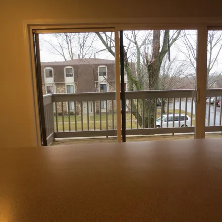 Image 6 - 242 West Court of Shorewood, Vernon Hills, IL 60061, USA - Apartment for rent