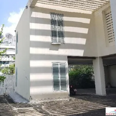 Rent this 5 bed house on 7-Eleven in Soi Sukhumvit 55, Vadhana District