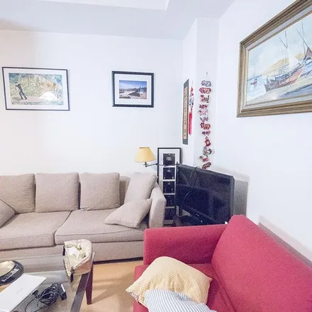 Rent this 4 bed apartment on Δημοτικό Κοιμητήριο Κηφισιάς in Ηφαιστίωνος Παπαδοπούλου, Municipality of Kifisia
