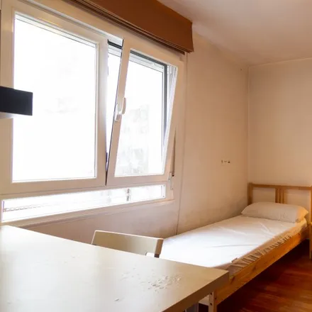 Rent this 4 bed room on Carretera Errekalde-Larraskitu / Errekalde-Larraskitu errepidea in 30, 48002 Bilbao