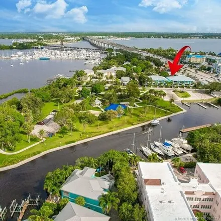 Image 2 - 400 Southwest Ocean Boulevard, Stuart, FL 34994, USA - Townhouse for sale