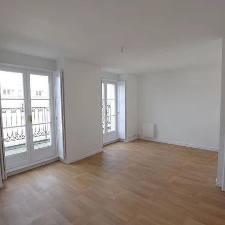 Image 3 - 4 Rue Saint-Martin, 95300 Pontoise, France - Apartment for rent