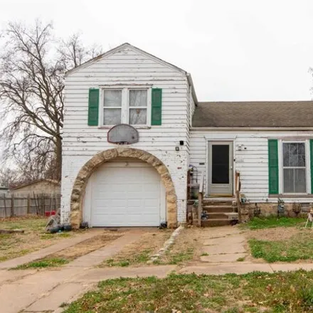 Buy this 2 bed house on 100 East South Street in Wellington, KS 67152