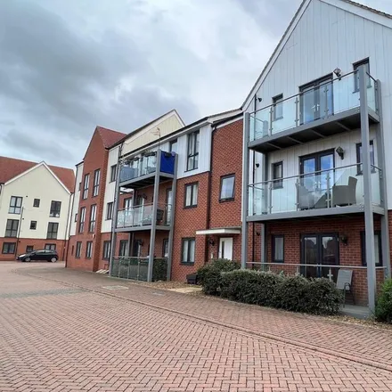 Rent this 2 bed apartment on Fairlane Drive in South Ockendon, RM15 5FQ