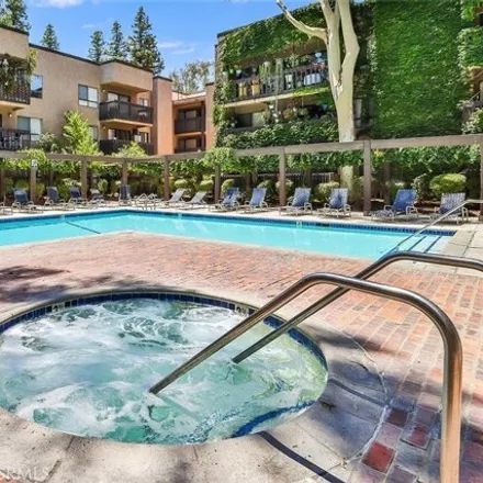 Buy this 2 bed condo on Ventura Freeway in Los Angeles, CA 91370