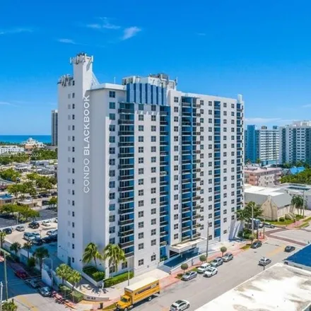 Image 1 - 401 69th Street, Atlantic Heights, Miami Beach, FL 33141, USA - Condo for rent