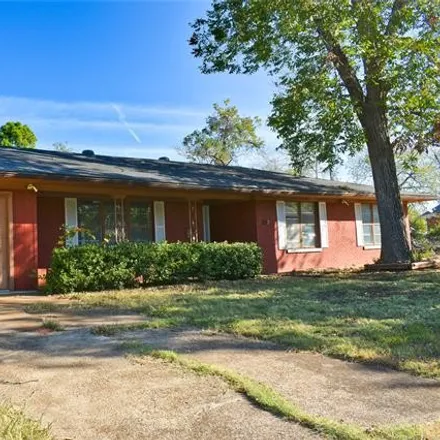 Buy this 3 bed house on 301 East Bluff Street in Hugo, OK 74743