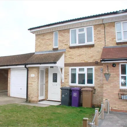 Rent this 2 bed duplex on Iredale View in Baldock, SG7 6NN