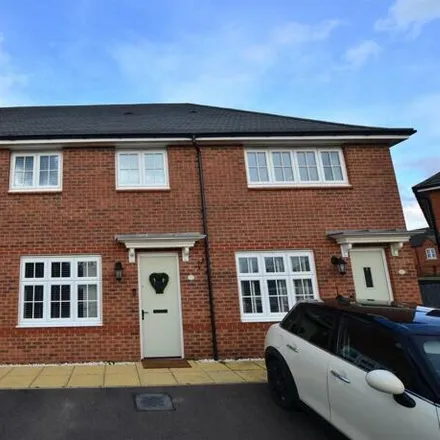 Buy this 3 bed townhouse on Bonnie Close in Mackworth, DE22 4PN