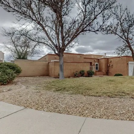 Image 2 - 7328 Freedom Court Northeast, Albuquerque, NM 87109, USA - House for sale