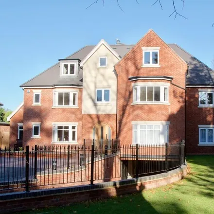 Rent this 3 bed apartment on 607 Warwick Road in Sharmans Cross, B91 1AP