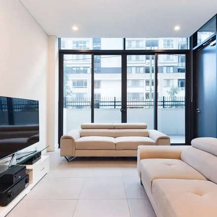 Image 3 - Baludarri Drive, Sydney NSW 2150, Australia - Apartment for rent