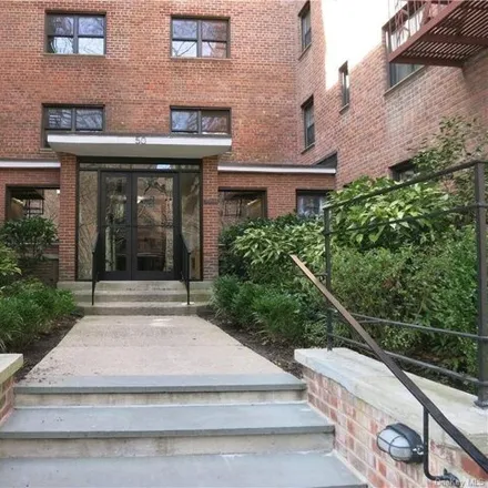 Image 2 - 50 White Oak Street, Pine Brook, City of New Rochelle, NY 10801, USA - Apartment for sale