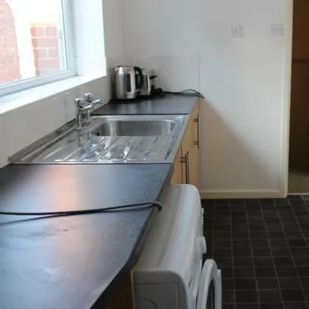 Rent this 5 bed room on Simonside Terrace in Newcastle upon Tyne, NE6 5LA