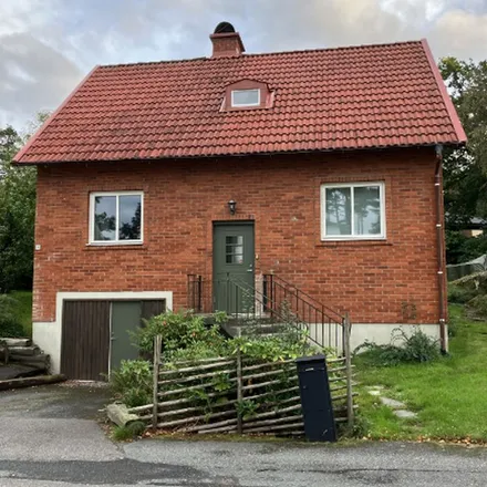 Rent this 5 bed apartment on Furuhällsvägen 30 in 435 30 Mölnlycke, Sweden