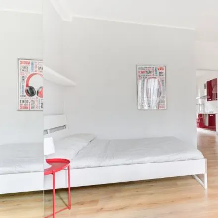 Rent this 3 bed room on Via Moisè Loria in 33, 20144 Milan MI