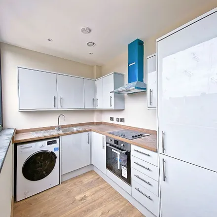 Image 2 - Trident House, Victoria Road, Farnborough, GU14 7JE, United Kingdom - Apartment for rent