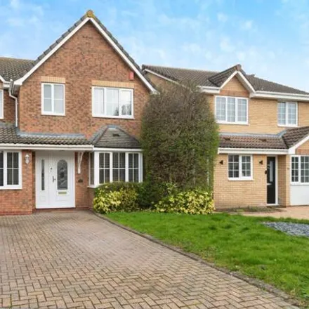 Buy this 4 bed house on Glenwood Gardens in Basildon, SS16 6TU