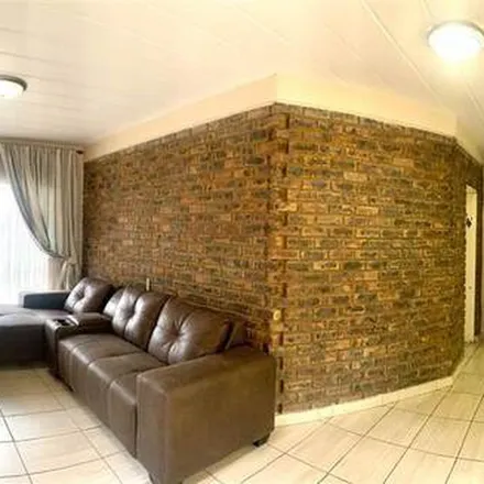 Image 1 - Sumner Avenue, Kibler Park, Gauteng, 2053, South Africa - Apartment for rent