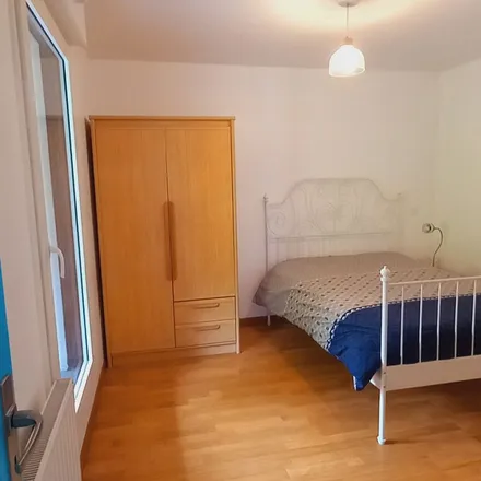 Rent this 2 bed apartment on Rue du Haut d'Arthelon in 92190 Meudon, France