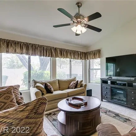 Image 5 - 2212 Spring Water Drive, Las Vegas, NV 89134, USA - Townhouse for sale