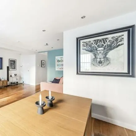 Image 9 - Courtside, 47-49 Penywern Road, London, SW5 9AS, United Kingdom - Apartment for sale