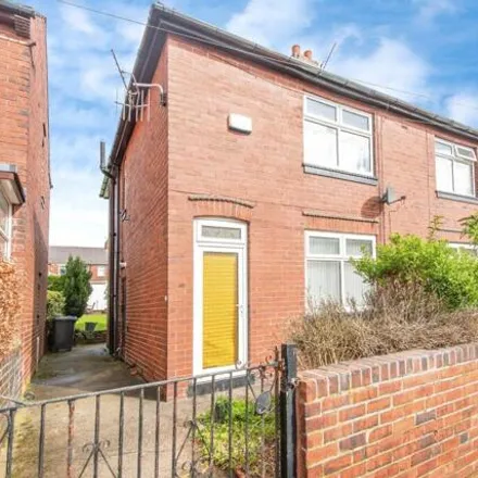 Buy this 3 bed duplex on Gillott Road in Sheffield, S6 1JQ