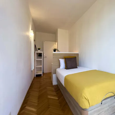 Rent this 1 bed room on Avinguda Diagonal in 384-386, 08037 Barcelona