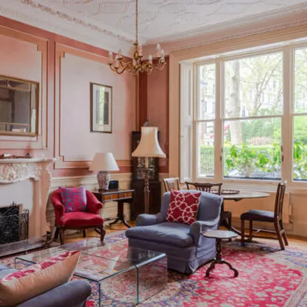 Buy this 3 bed apartment on 50 Cleveland Square in London, W2 6DA