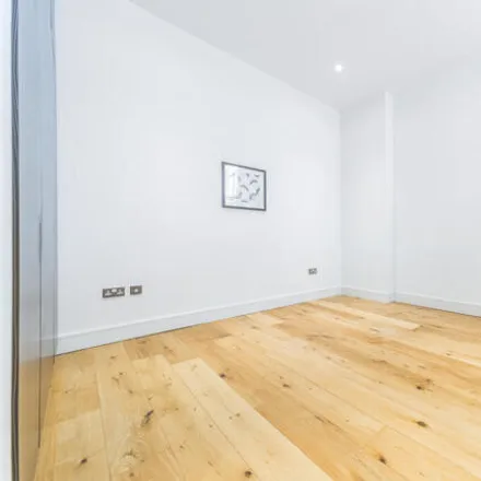 Image 6 - unnamed road, Stockwell Park, London, SW9 0FA, United Kingdom - Room for rent