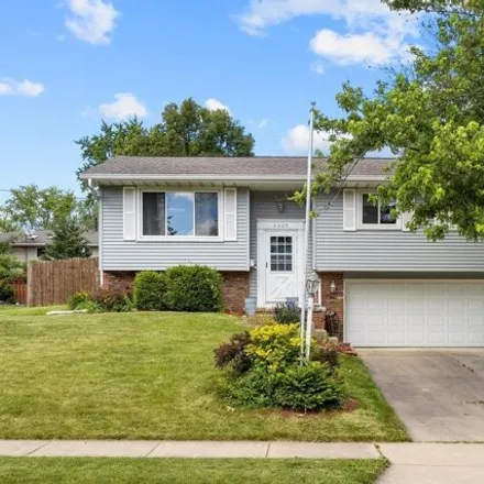 Buy this 3 bed house on 3179 West Birkshire Drive in Peoria, IL 61614