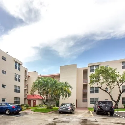 Buy this 1 bed condo on 9451 Evergreen Place in Pine Island Ridge, Davie