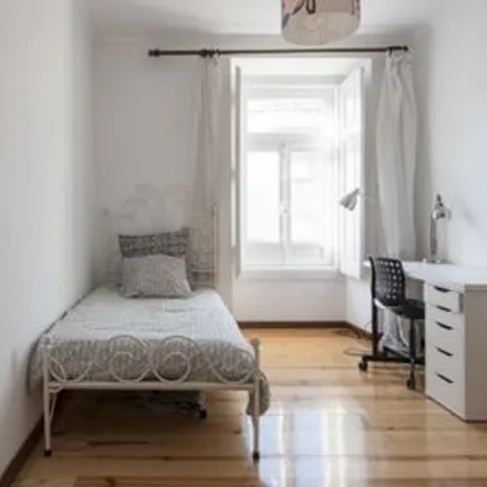 Rent this 6 bed room on Rua Filipe da Mata