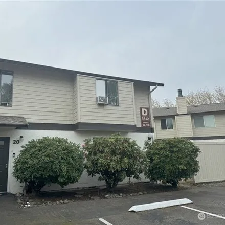 Buy this 3 bed townhouse on 1822 Maple Lane in Kent, WA 98030