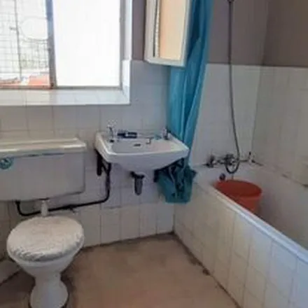 Image 3 - Las Palmas Flats, Vere Road, Southernwood, East London, 5213, South Africa - Apartment for rent