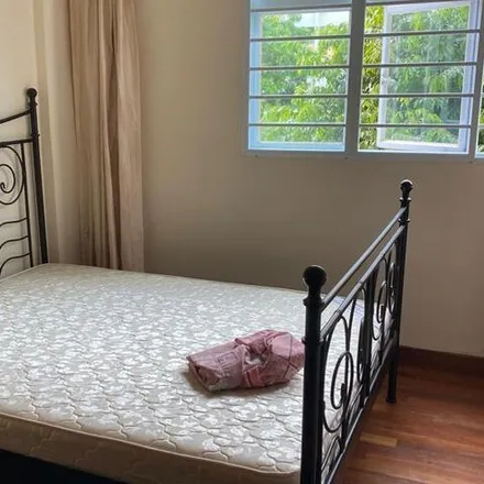 Rent this 1 bed room on 445 Ang Mo Kio Avenue 10 in Singapore 560445, Singapore