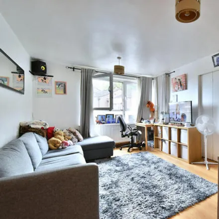 Image 3 - Mount Street Tunnel, Clevely Close, London, SE7 8FQ, United Kingdom - Apartment for sale