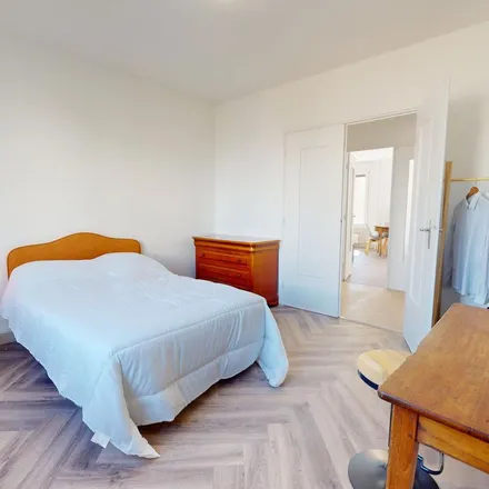 Rent this 4 bed apartment on 157 Avenue Berthelot in 69007 Lyon, France