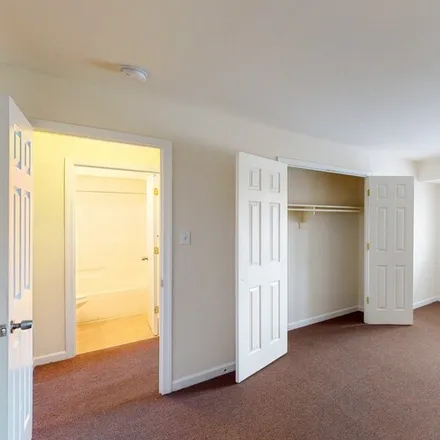 Image 9 - 5001 Midwood Ave, Unit C5 - Apartment for rent