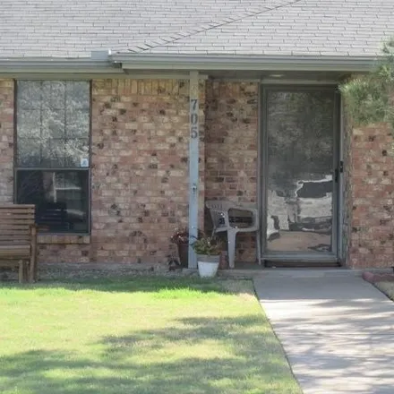 Image 5 - 5761 Country Hollow, Wichita Falls, TX 76310, USA - House for sale