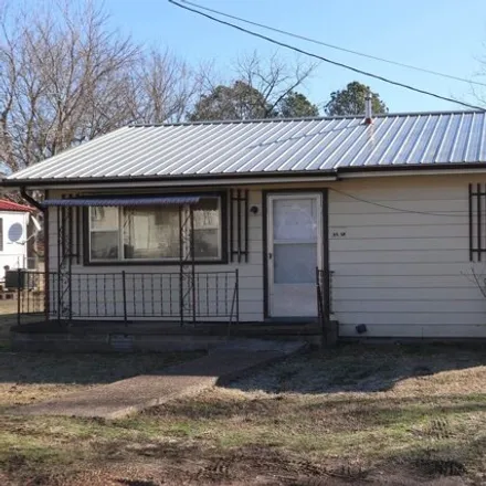 Buy this 2 bed house on 173 North Oak Street in Salem, AR 72576