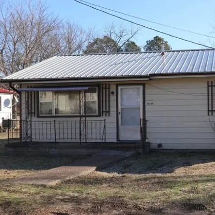 Buy this 2 bed house on 133 N Oak St in Salem, Arkansas