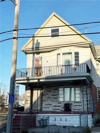Image 2 - 125 Ivy Street, Buffalo, NY 14211, USA - House for sale
