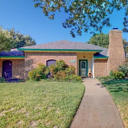 Buy this 3 bed house on 5608 Louise Way Drive in Arlington, TX 76017