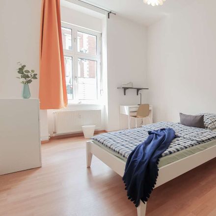 Rent this 4 bed room on Schildhornstraße